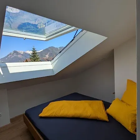 Moderne Dachgeschoss Im Mittenwalderzentrum Mittenwald