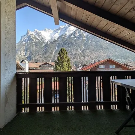 Apartment Moderne Dachgeschoss Im Mittenwalderzentrum Mittenwald