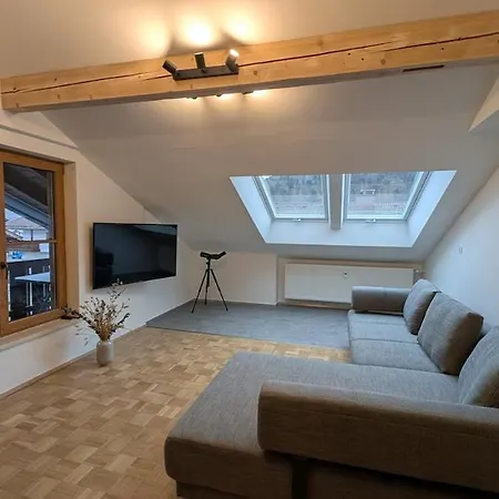 Moderne Dachgeschoss Im Mittenwalderzentrum