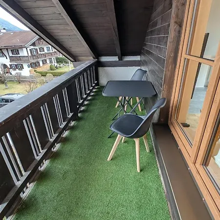 Moderne Dachgeschoss Im Mittenwalderzentrum *