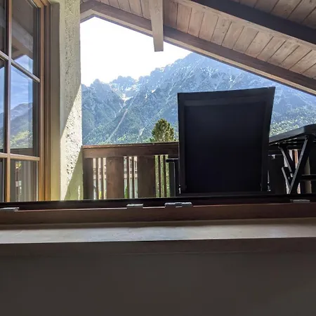 Moderne Dachgeschoss Im Mittenwalderzentrum Mittenwald