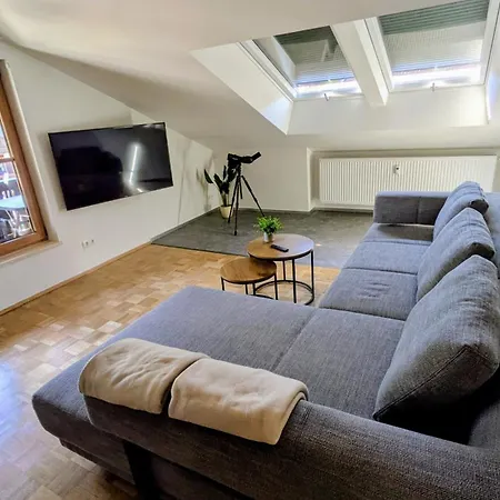 Moderne Dachgeschoss Im Mittenwalderzentrum